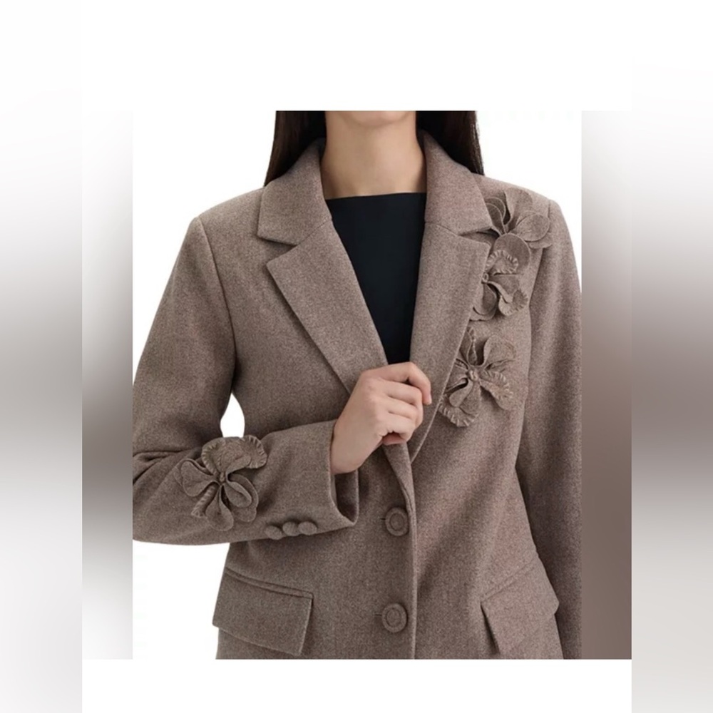 NVLT Taupe Oversized Fully Lined Blazer with Floral Appliqué Details XS New